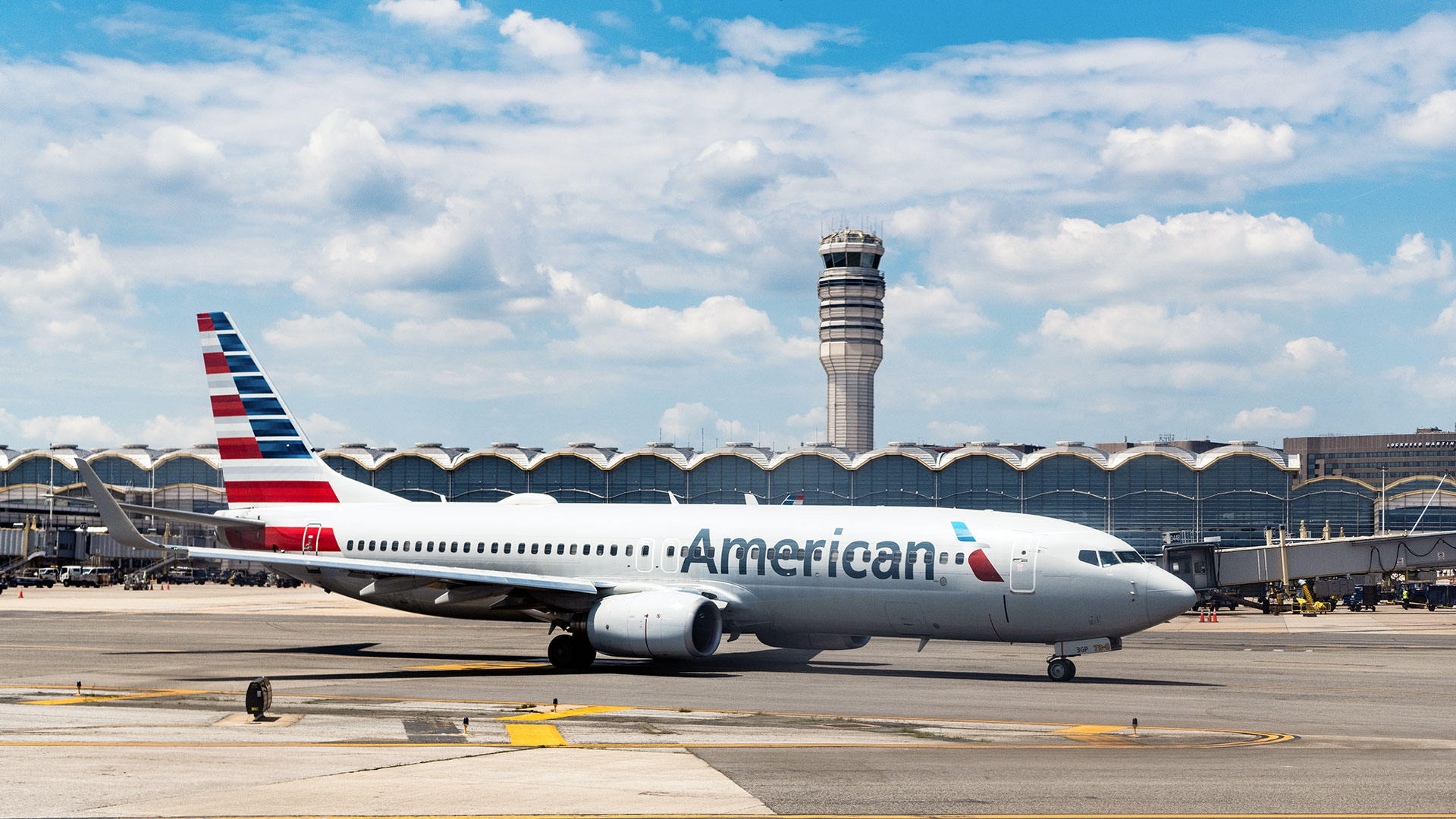The 10 most used airlines in the United States. Refund policies.