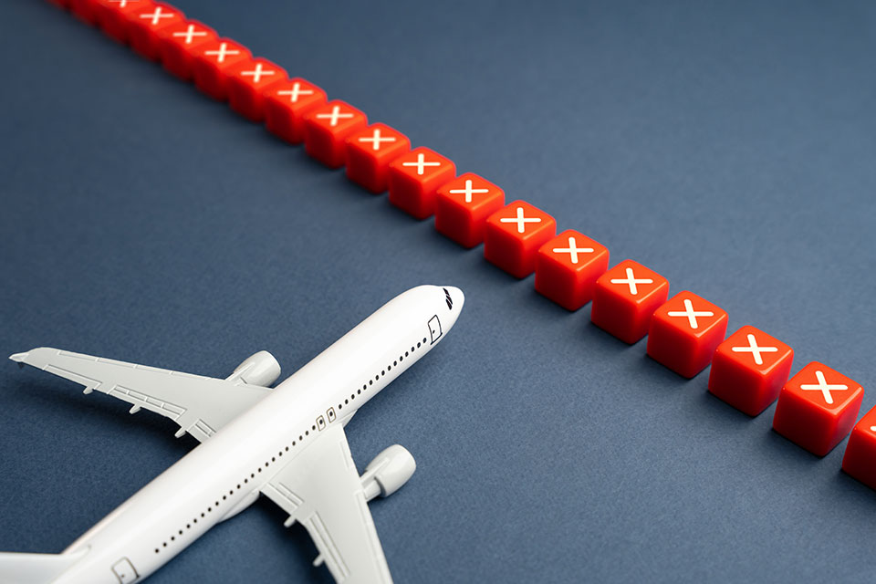 Compensación y reembolso por vuelo cancelado por guerra